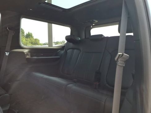New 2026 Jeep Grand Wagoneer Limited AWD/4WD image 18
