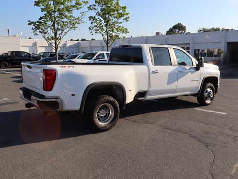 Used 2024 Chevrolet Silverado 3500 LT w/ Convenience Package AWD/4WD image 10