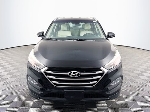 Used 2017 Hyundai Tucson SE Plus image 2