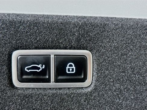 Used 2024 Hyundai Ioniq 6 SE RWD image 28