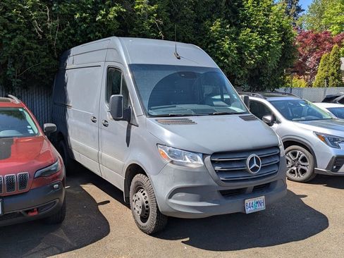 Used 2020 Mercedes-Benz Sprinter 3500 image 9