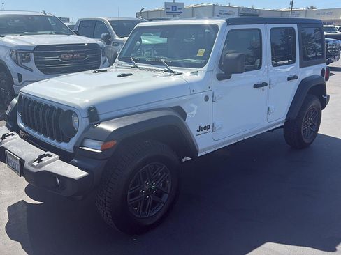 Used 2025 Jeep Wrangler Unlimited Sport AWD/4WD image 8