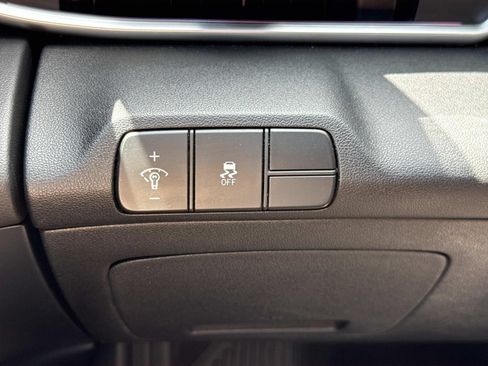 Used 2024 Hyundai Elantra Limited FWD image 20