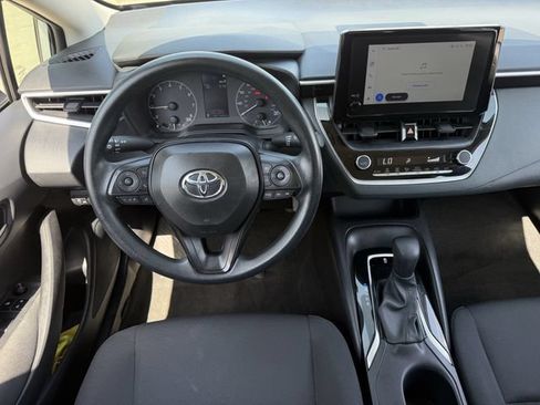 Used 2025 Toyota Corolla LE FWD image 12