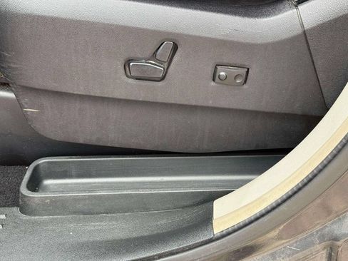 Used 2011 Dodge Grand Caravan Crew FWD image 14