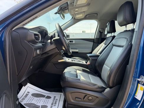 Used 2022 Ford Explorer XLT w/ Equipment Group 202A AWD/4WD image 23