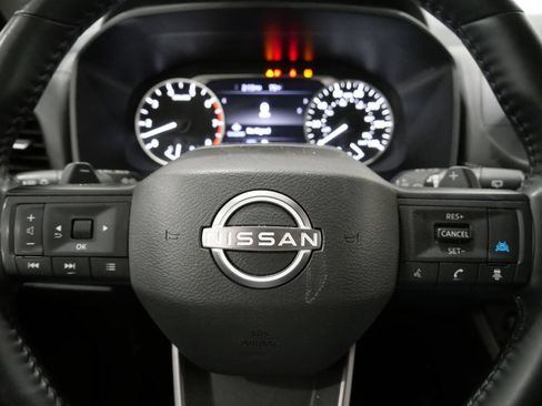 Used 2025 Nissan Rogue SV AWD/4WD image 16