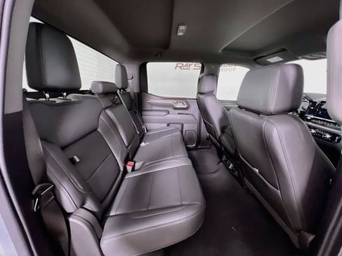 Used 2026 GMC Sierra 1500 SLT AWD/4WD image 41
