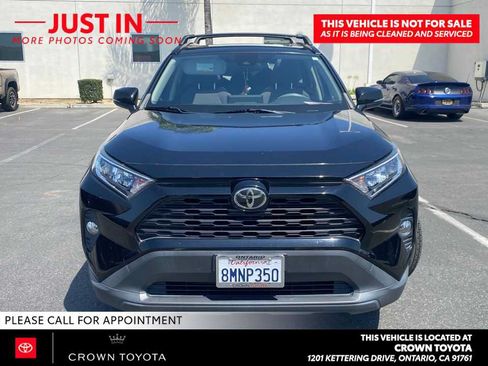 Used 2019 Toyota RAV4 XLE w/ Carpet Mat Package FWD image 2