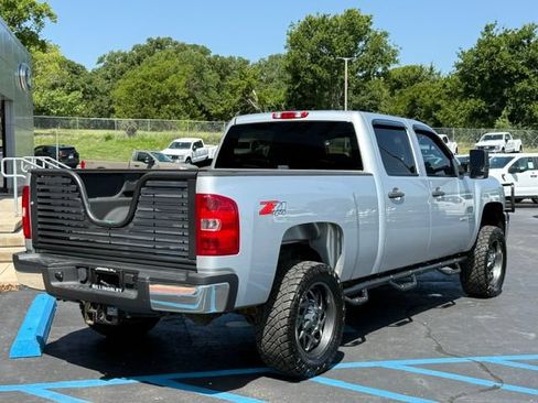 Used 2014 Chevrolet Silverado 2500 LT w/ Interior Plus Package AWD/4WD image 3