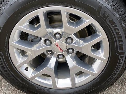 Used 2018 GMC Yukon XL SLT image 34