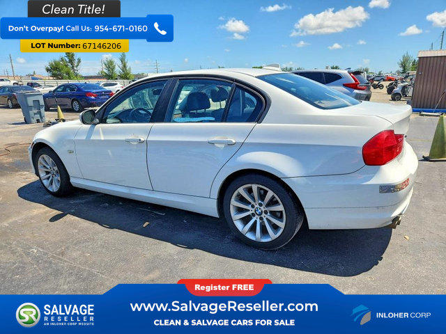 Used 2011 BMW 328i xDrive Sedan AWD/4WD image 3