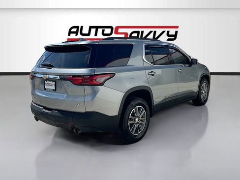 Used 2023 Chevrolet Traverse LT FWD image 7