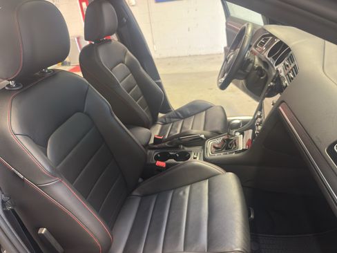 Used 2021 Volkswagen GTI SE FWD image 23
