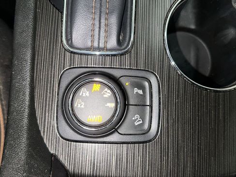 Used 2017 GMC Acadia SLE w/ Driver Alert Package I AWD/4WD image 44