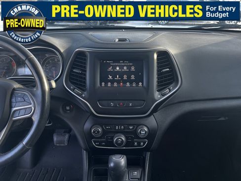 Used 2020 Jeep Cherokee Latitude Lux w/ Quick Order Package 26H Lux image 19