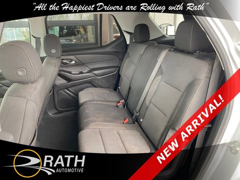 Used 2020 Chevrolet Traverse LS image 16
