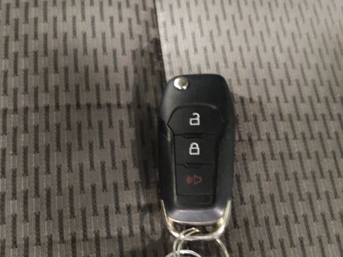 Used 2018 Ford F150 XLT AWD/4WD image 32