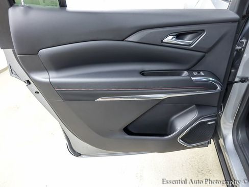 Used 2024 Chevrolet Traverse RS w/ LPO, Floor Liner Package AWD/4WD image 23