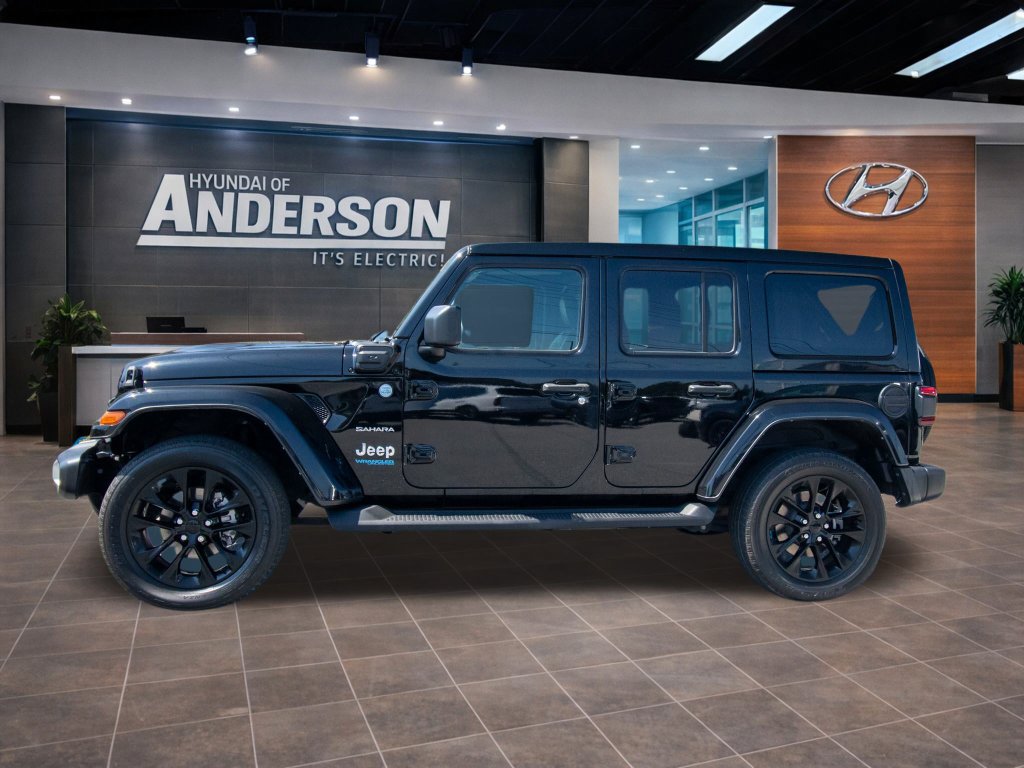 Used 2022 Jeep Wrangler Unlimited Sahara w/ Cold Weather Group AWD/4WD image 5