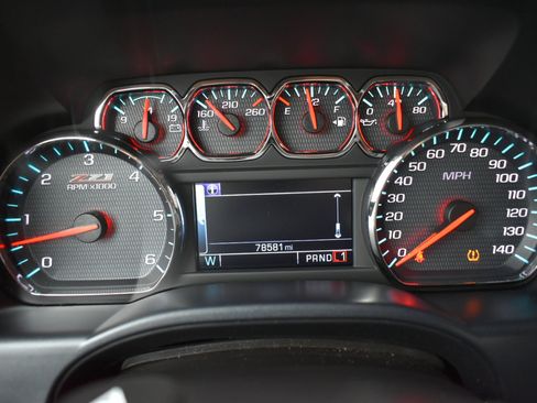 Used 2018 Chevrolet Silverado 1500 LT w/ All Star Edition image 17