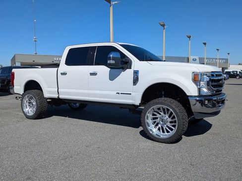 Used 2021 Ford F350 Lariat w/ Chrome Package image 2