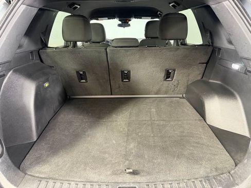 Used 2025 Chevrolet Equinox LT FWD image 27