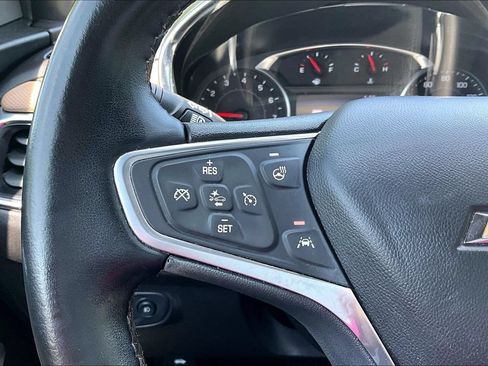 Used 2023 Chevrolet Equinox Premier FWD image 22