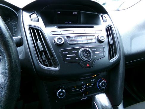 Used 2016 Ford Focus SE w/ SE Sport Package FWD image 19