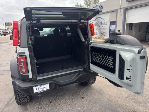 Used 2024 Ford Bronco Badlands w/ Sasquatch Package AWD/4WD image 18