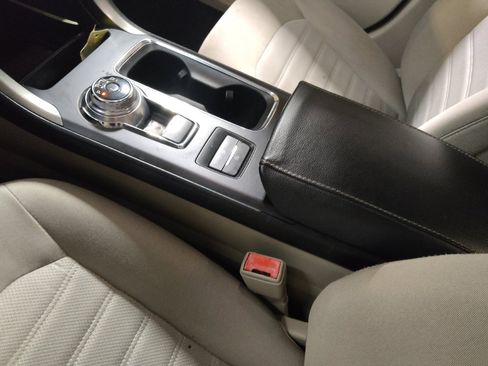 Used 2020 Ford Fusion SE FWD image 26
