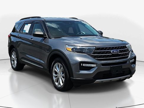 Used 2021 Ford Explorer XLT w/ Equipment Group 202A AWD/4WD image 3
