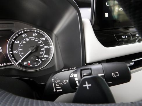 New 2025 Mitsubishi Outlander SE image 36