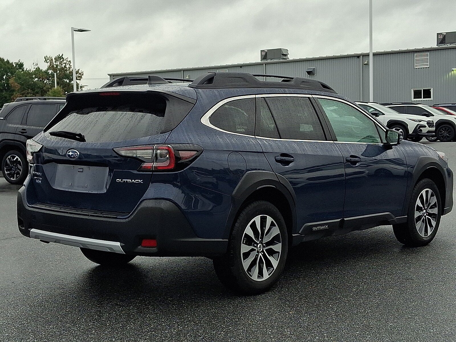 Certified 2025 Subaru Outback Limited AWD/4WD image 4