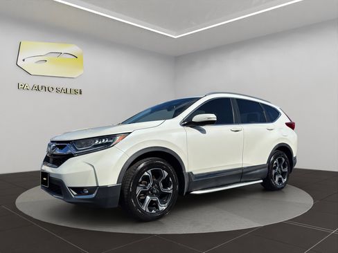 Used 2018 Honda CR-V Touring image 3