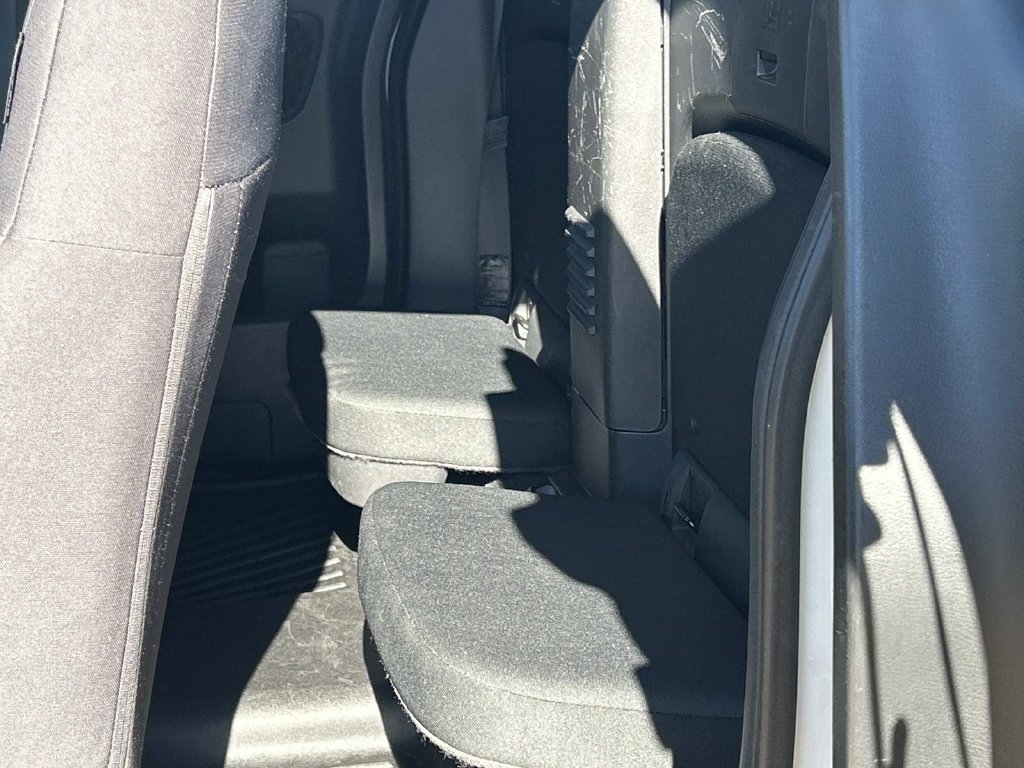 Used 2024 Nissan Frontier S RWD image 9