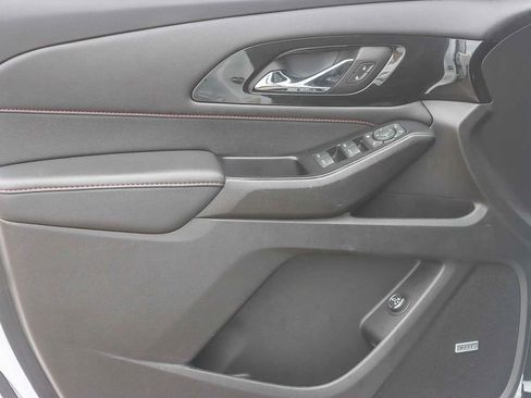 Used 2023 Chevrolet Traverse RS image 46