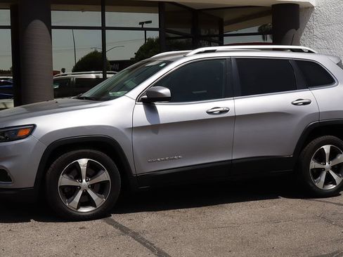 Used 2020 Jeep Cherokee Limited FWD image 7