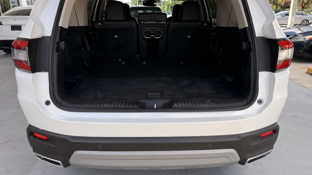 Certified 2025 Honda Pilot Touring image 18
