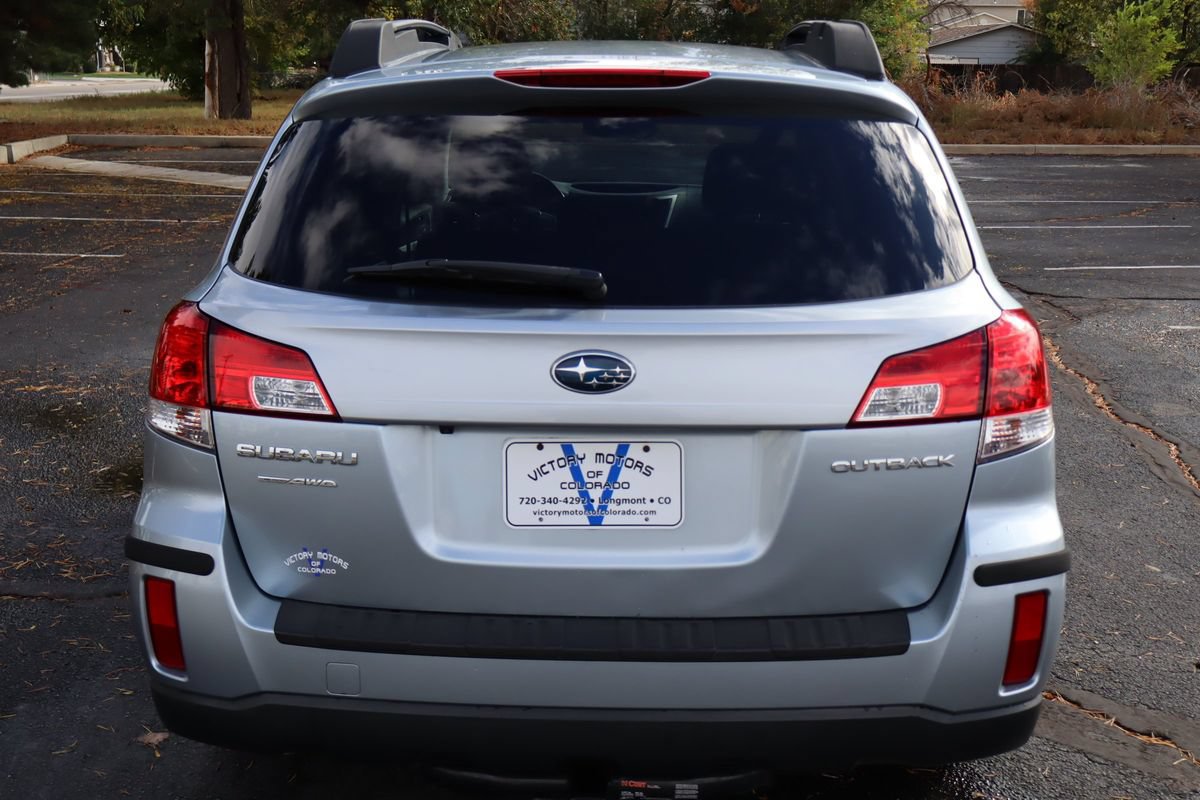 Used 2013 Subaru Outback 2.5i Premium AWD/4WD image 6