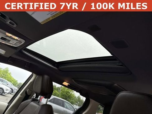 Used 2022 Toyota Sienna Platinum AWD/4WD image 16
