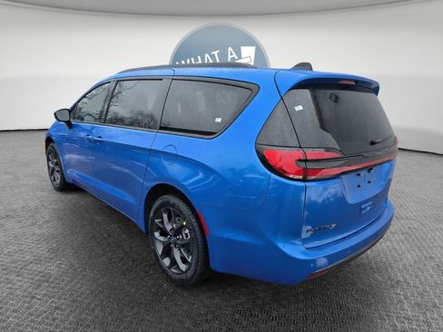 New 2026 Chrysler Pacifica Select w/ S Appearance Package AWD/4WD image 8