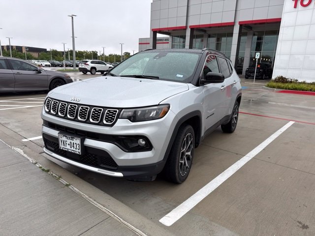 Used 2025 Jeep Compass Limited AWD/4WD image 2