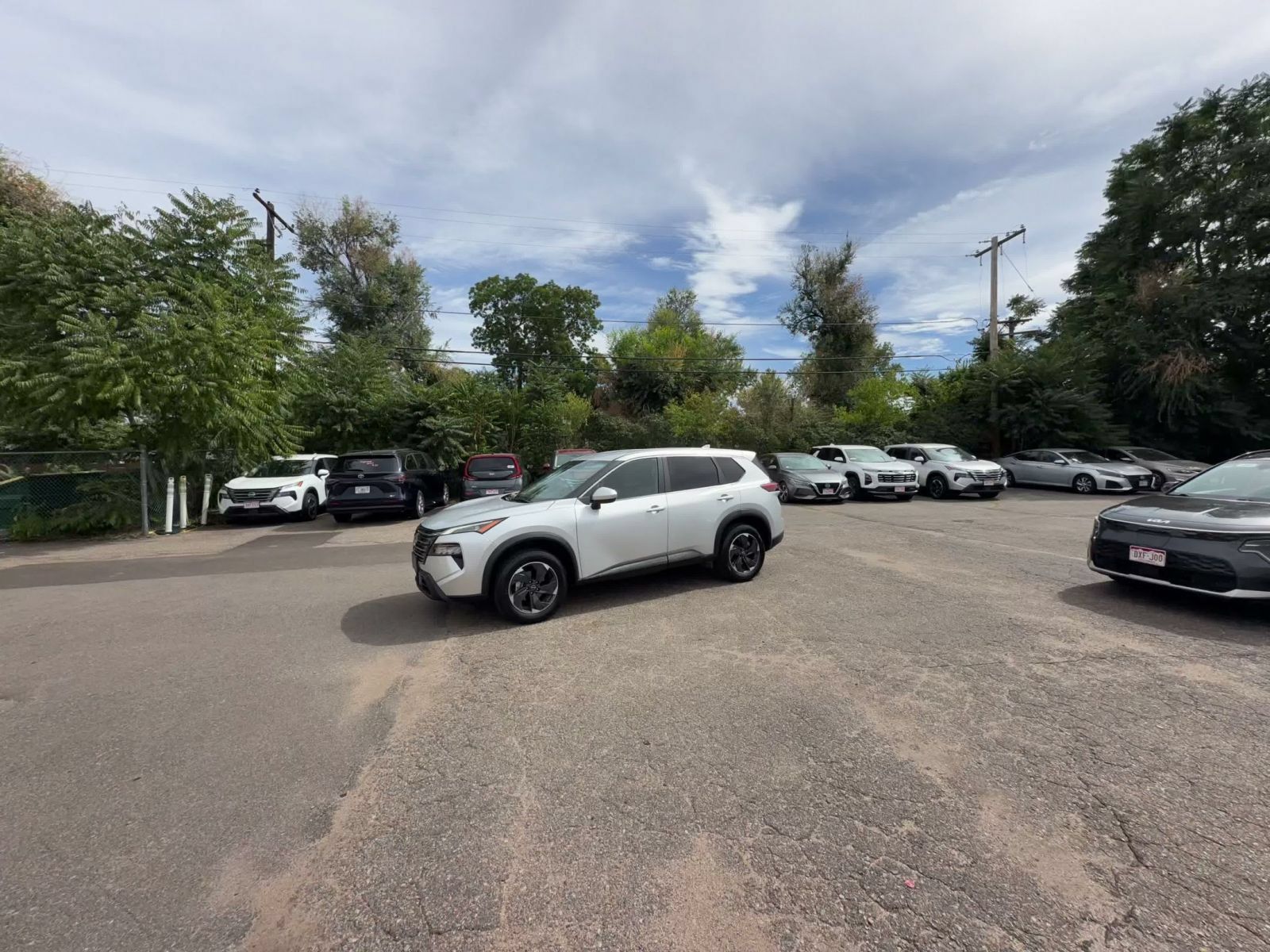 Used 2025 Nissan Rogue SV AWD/4WD image 9