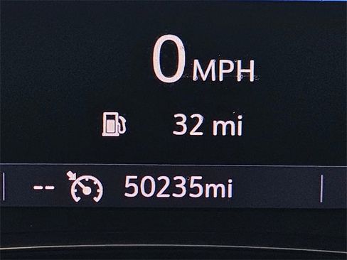 Used 2021 Chevrolet Traverse LT image 19