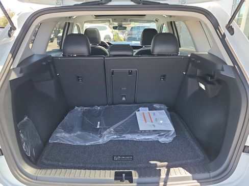 New 2025 Volkswagen Taos SE image 16