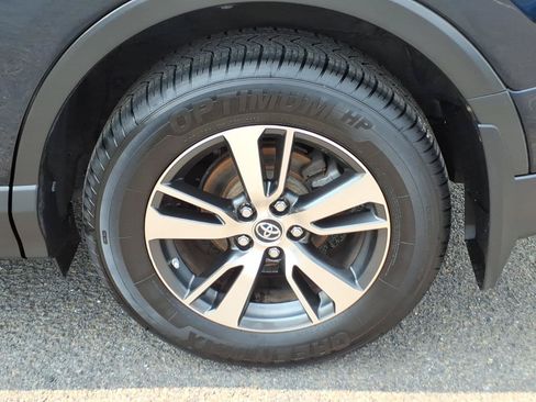 Used 2018 Toyota RAV4 XLE AWD/4WD image 7