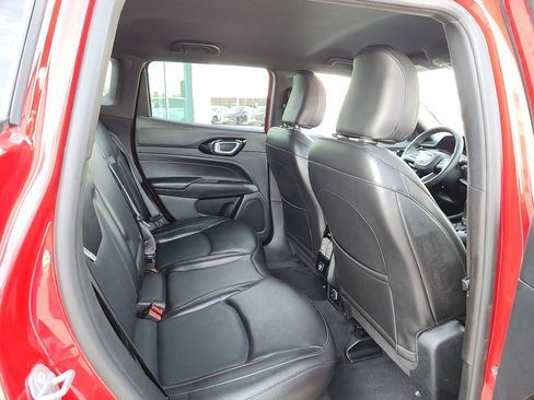 Used 2023 Jeep Compass Limited image 14