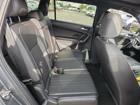 Used 2023 Volkswagen Tiguan SE R-Line FWD image 23
