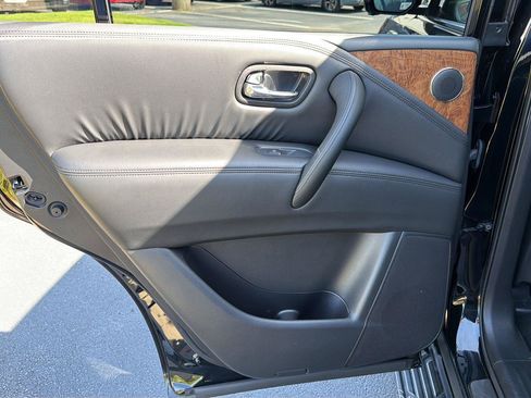 Used 2023 Nissan Armada SL w/ Captain's Chairs Package AWD/4WD image 17